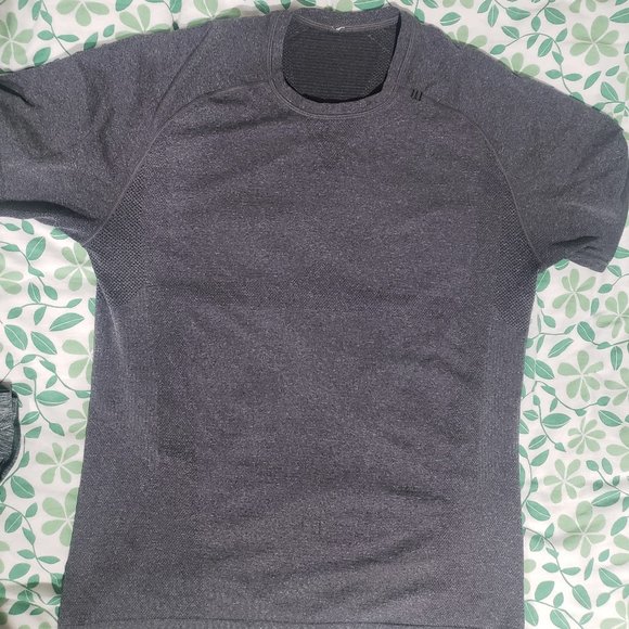 3/$40 Lululemon men's t-shirts *SOLD* - Picture 3 of 6